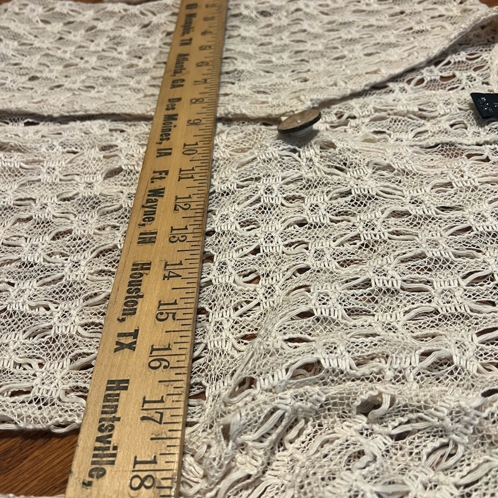 Cream Knit Cardigan Boho Vintage
Cardigan Sz PS - Picture 2 of 6